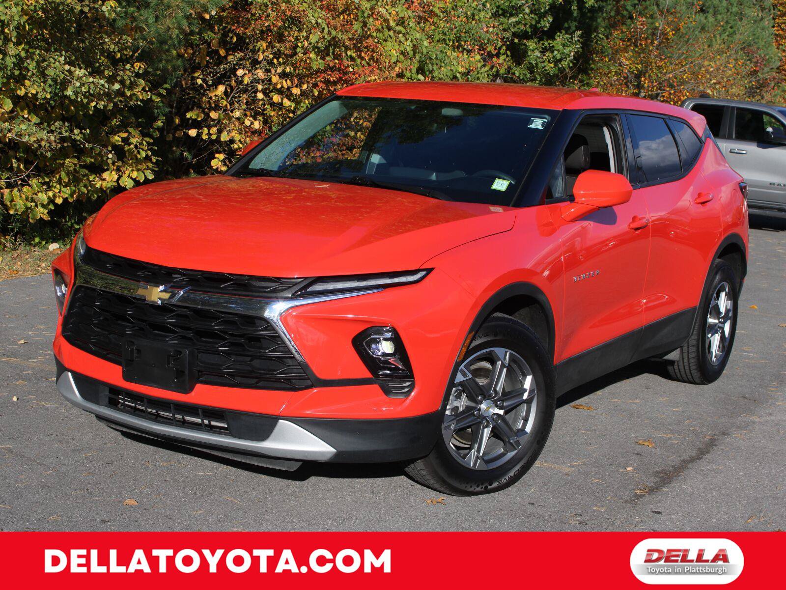Used 2025 Chevrolet Blazer LT AWD/4WD image 1