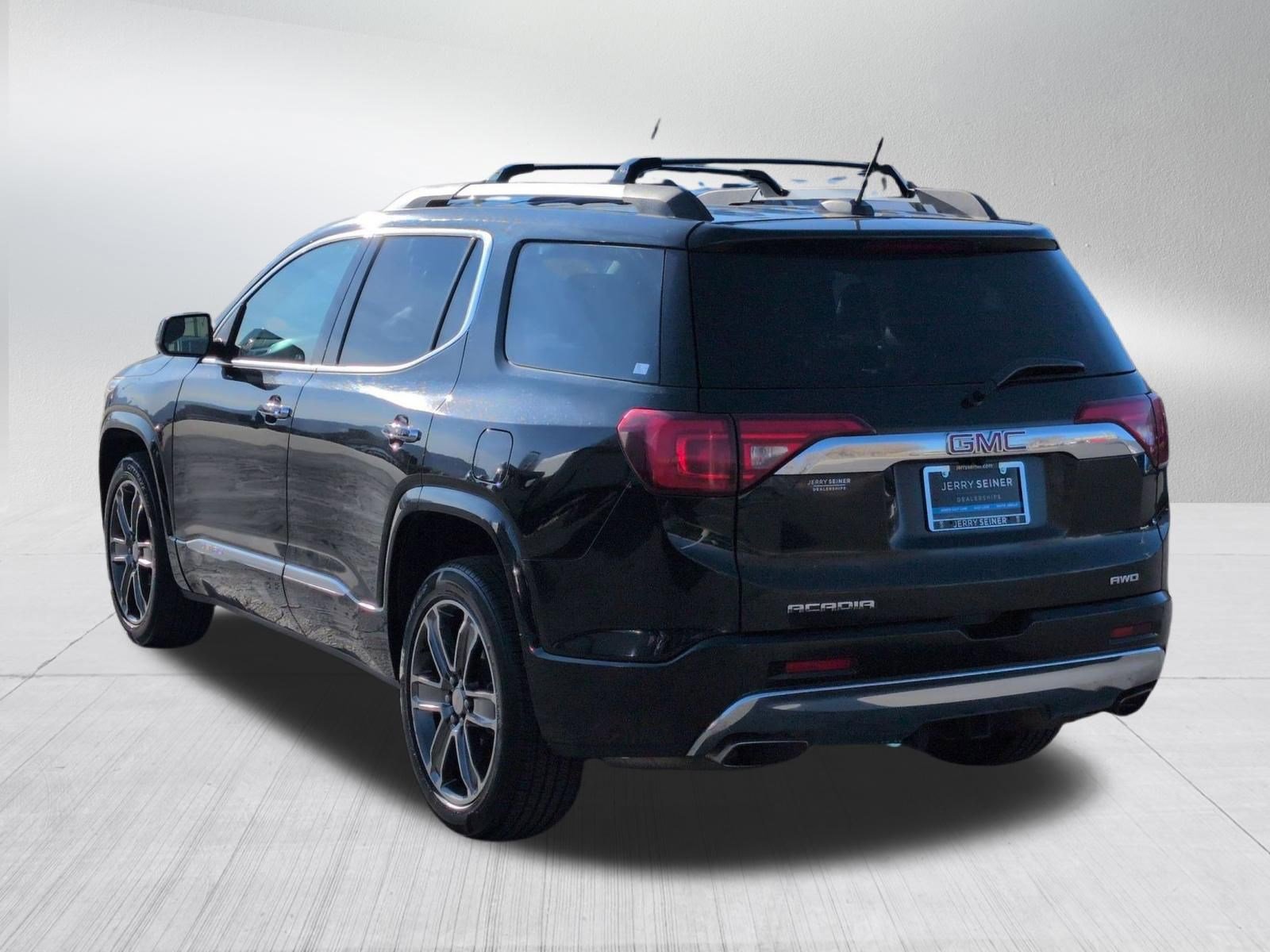 Used 2017 GMC Acadia Denali w/ Technology Package image 3