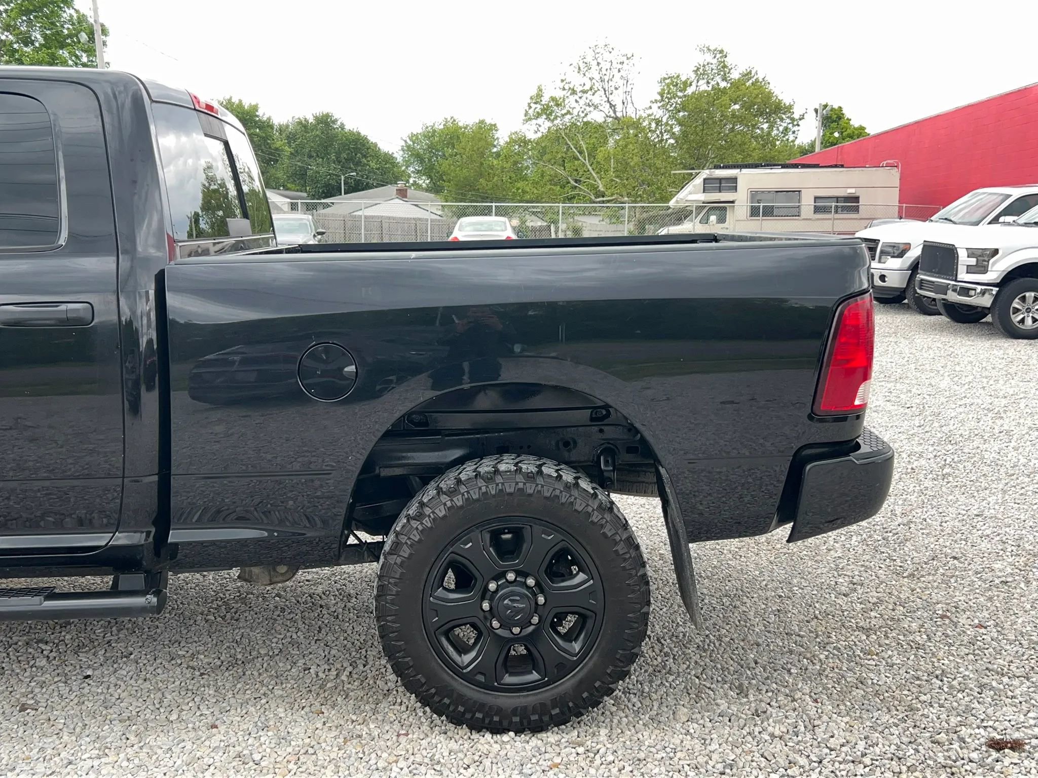 Used 2016 RAM 2500 SLT w/ Black Appearance Group AWD/4WD image 5