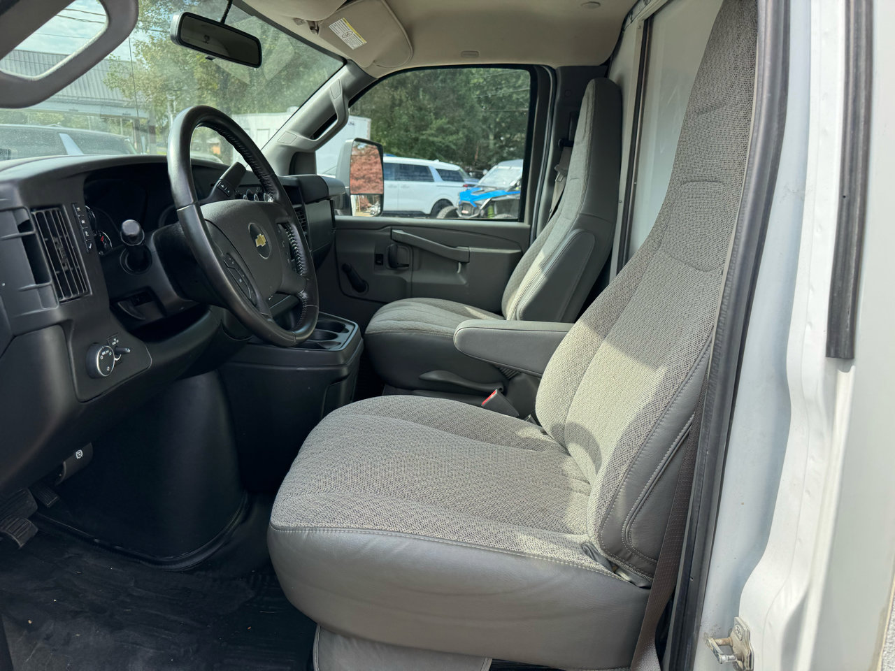 Used 2020 Chevrolet Express 3500 w/ Driver Convenience Package image 16
