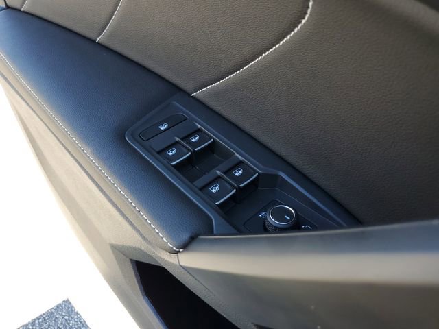 Certified 2024 Volkswagen Tiguan SE R-Line image 30