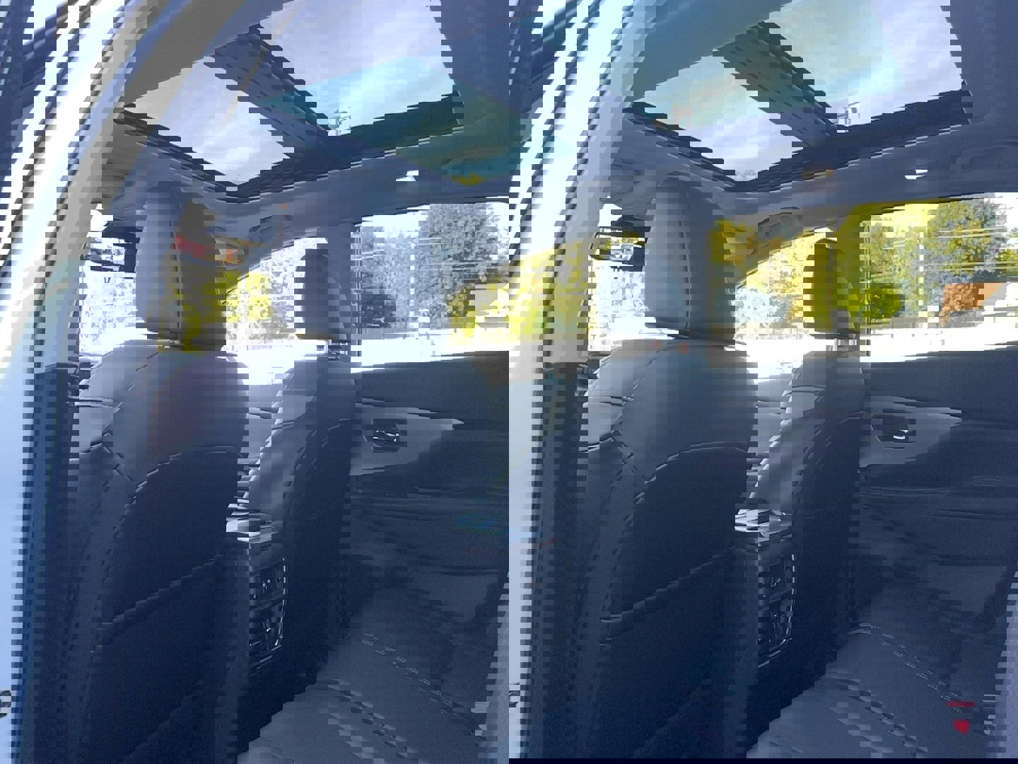 Used 2023 Nissan Murano SL w/ SL Moonroof Package image 6