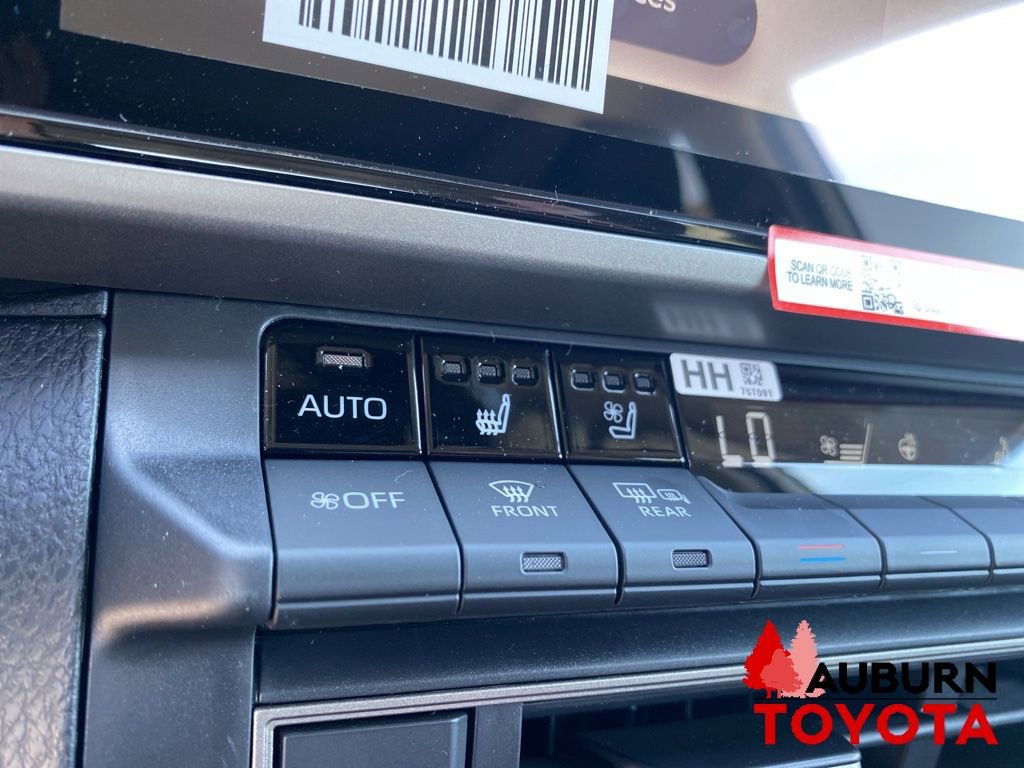 New 2026 Toyota Camry XLE AWD/4WD image 32