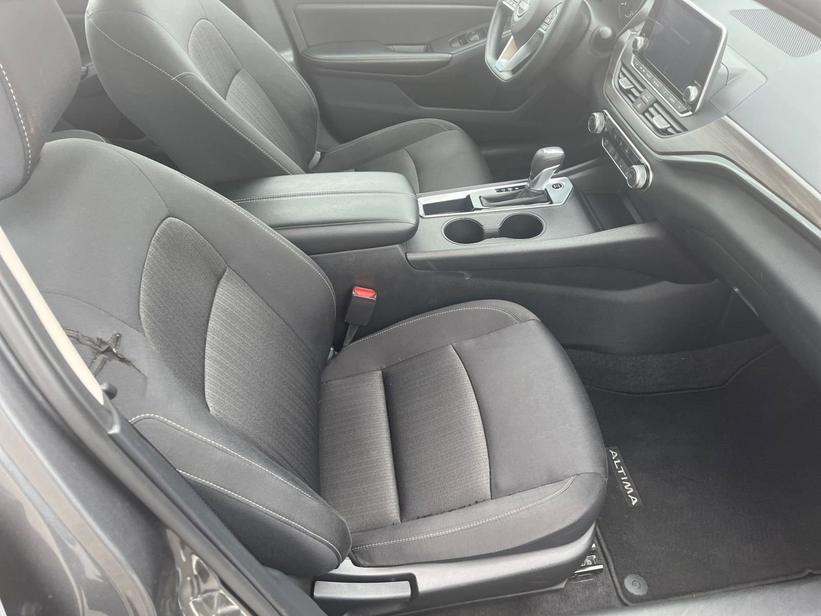 Used 2025 Nissan Altima 2.5 SV FWD image 37