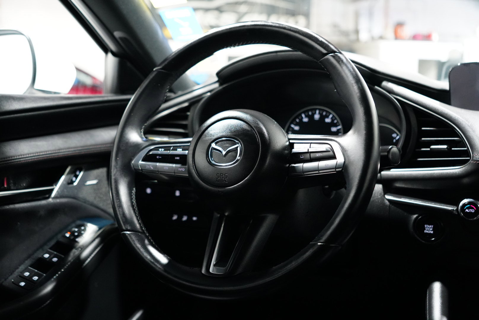 Used 2020 MAZDA MAZDA3 Hatchback w/ Premium Package image 12