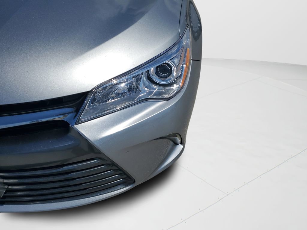 Used 2015 Toyota Camry XLE w/ Moonroof Package image 9