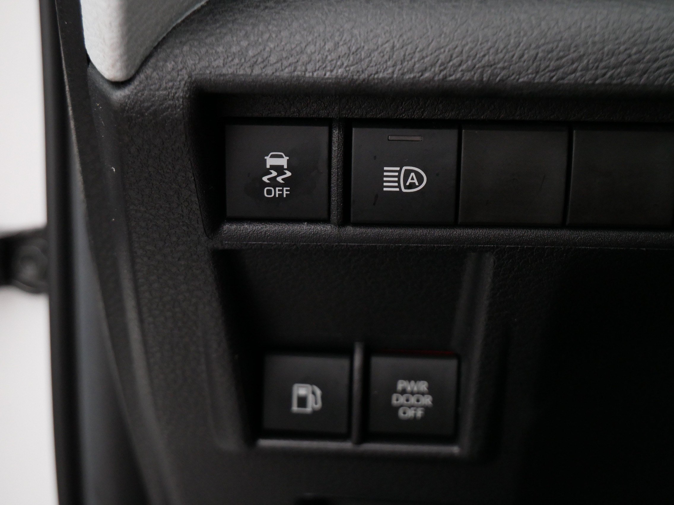 Certified 2026 Toyota Sienna LE FWD image 28