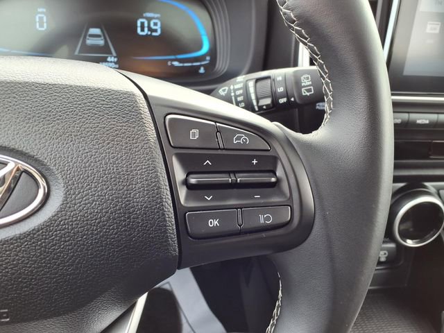 Used 2025 Hyundai Venue SEL image 53
