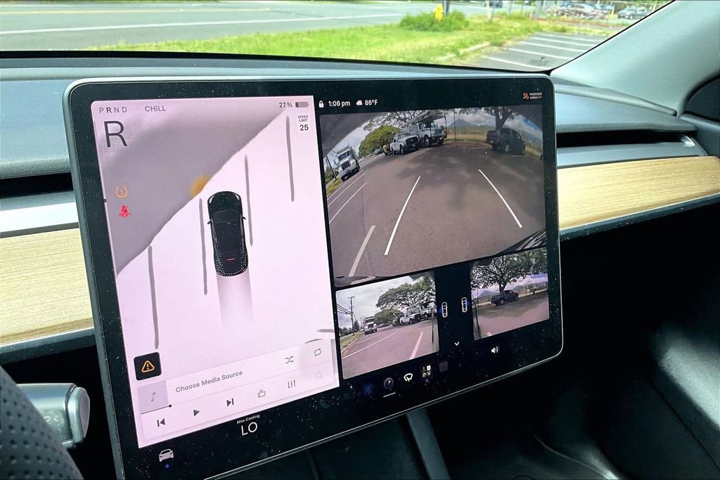 Used 2022 Tesla Model Y Long Range AWD/4WD image 23