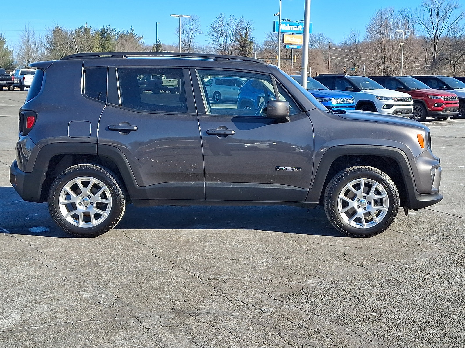 Used 2020 Jeep Renegade Latitude w/ Cold Weather Group AWD/4WD image 7