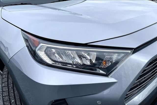 Used 2020 Toyota RAV4 Limited AWD/4WD image 30