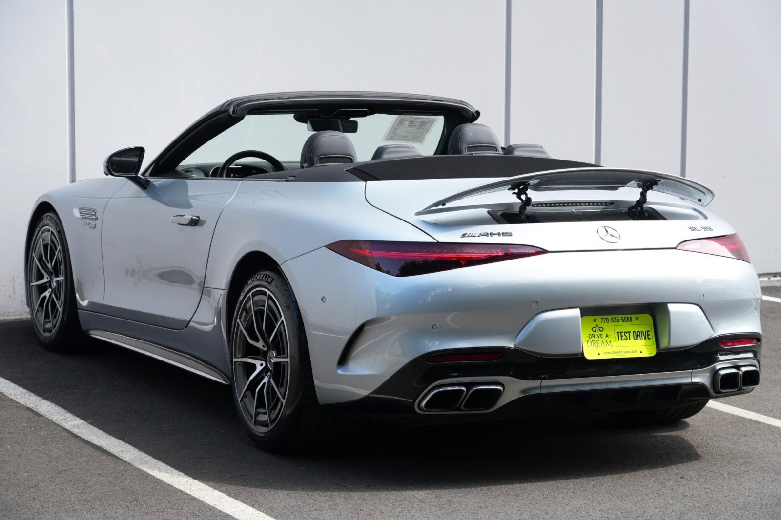 Used 2022 Mercedes-Benz SL 55 AMG 4MATIC w/ Driver Assistance Package image 51