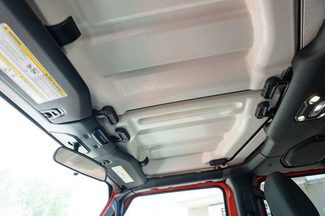 Used 2023 Jeep Wrangler Sport AWD/4WD image 19