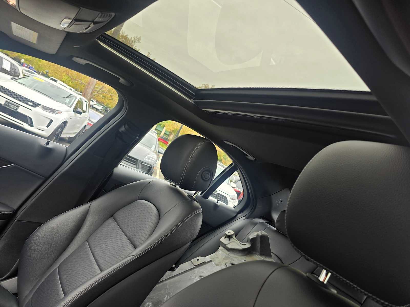 Used 2020 Mercedes-Benz C 300 Sedan image 24