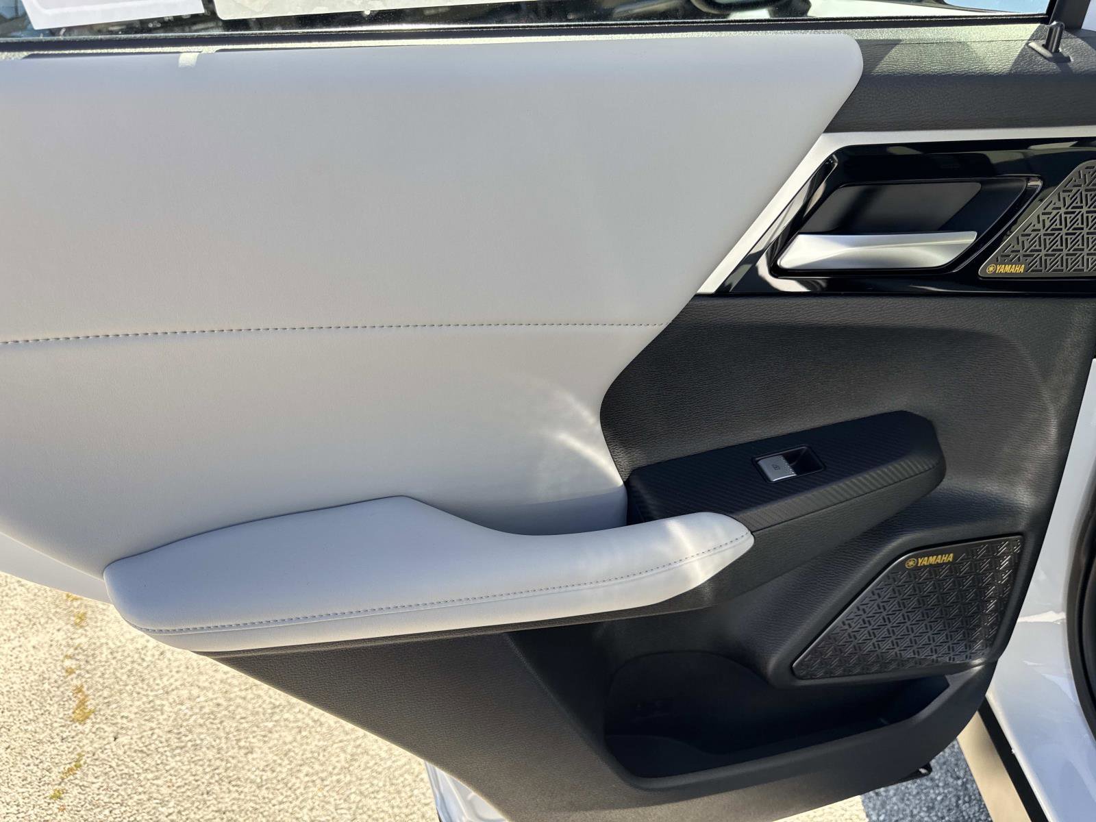 New 2026 Mitsubishi Outlander SE image 10