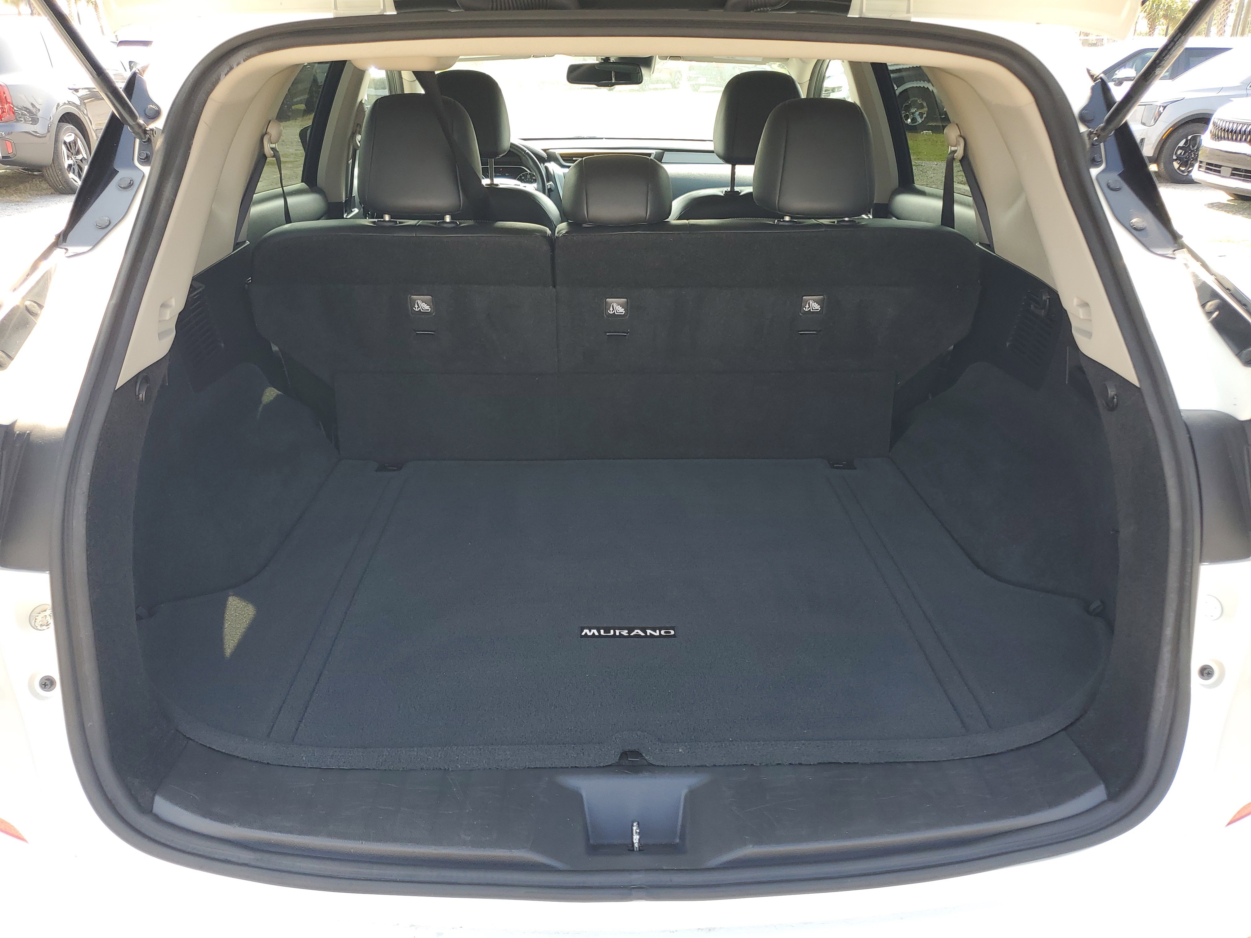 Used 2022 Nissan Murano SV w/ SV Midnight Edition Package image 8