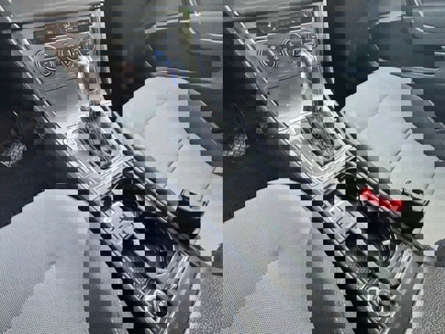 Used 2016 Volkswagen e-Golf SE w/ DC Fast Charging Package FWD image 21