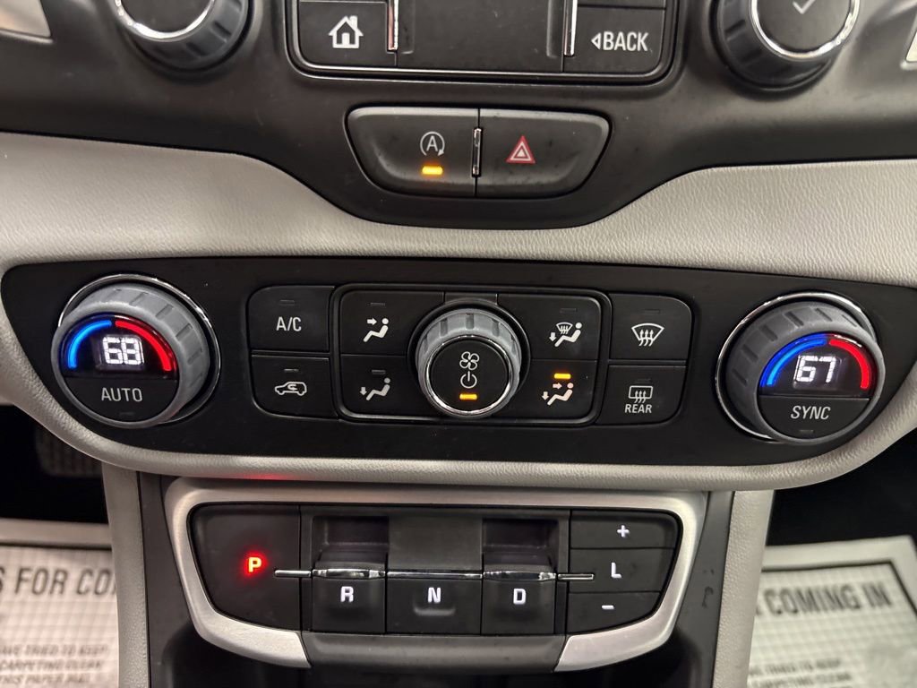 Used 2023 GMC Terrain SLT w/ LPO, Floor Liner Package AWD/4WD image 30