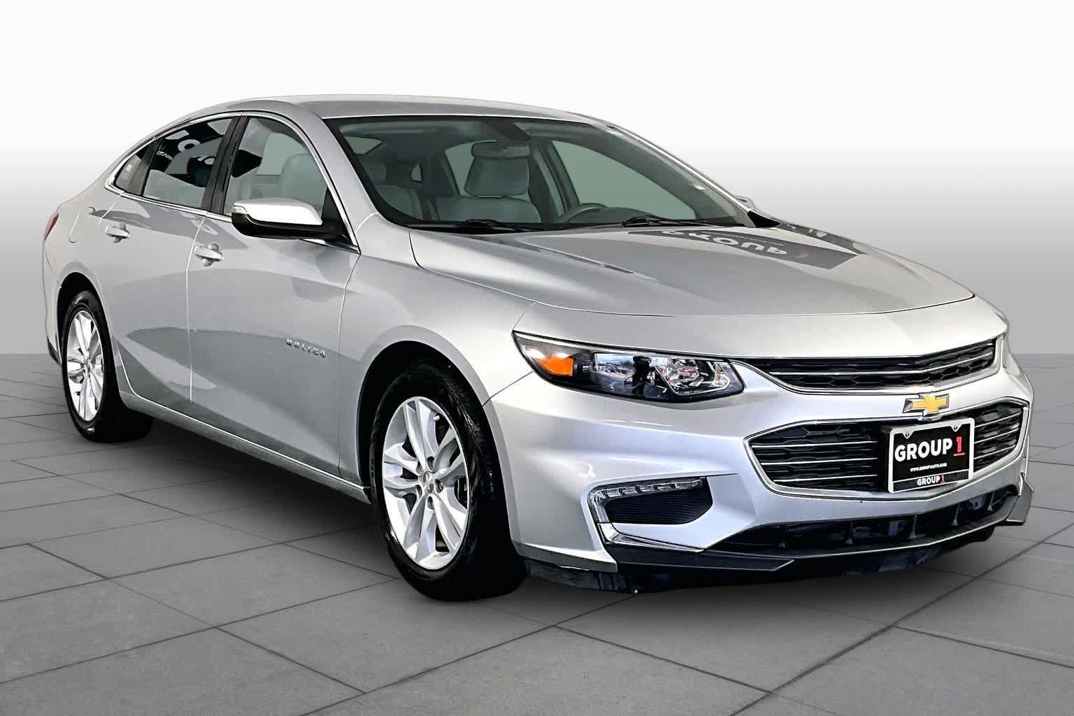 Used 2016 Chevrolet Malibu LT FWD image 3