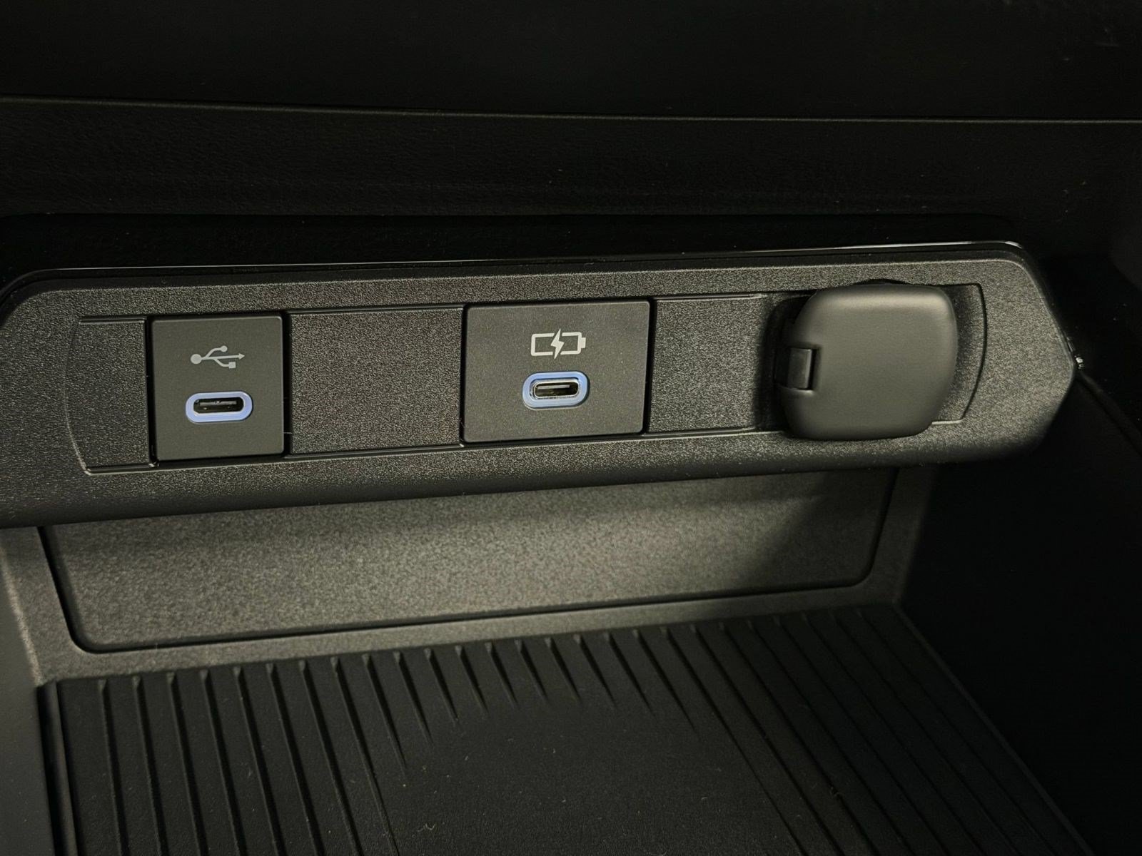 New 2026 Toyota Prius AWD image 29