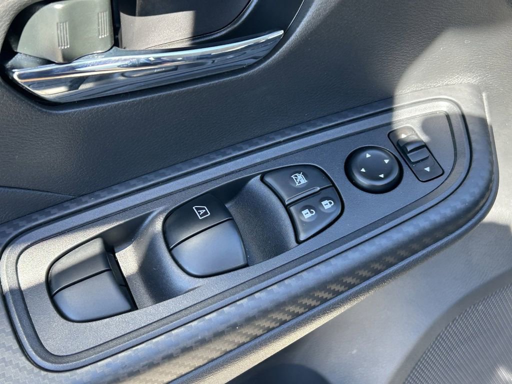 Used 2025 Nissan Versa SV w/ Trunk Package image 24