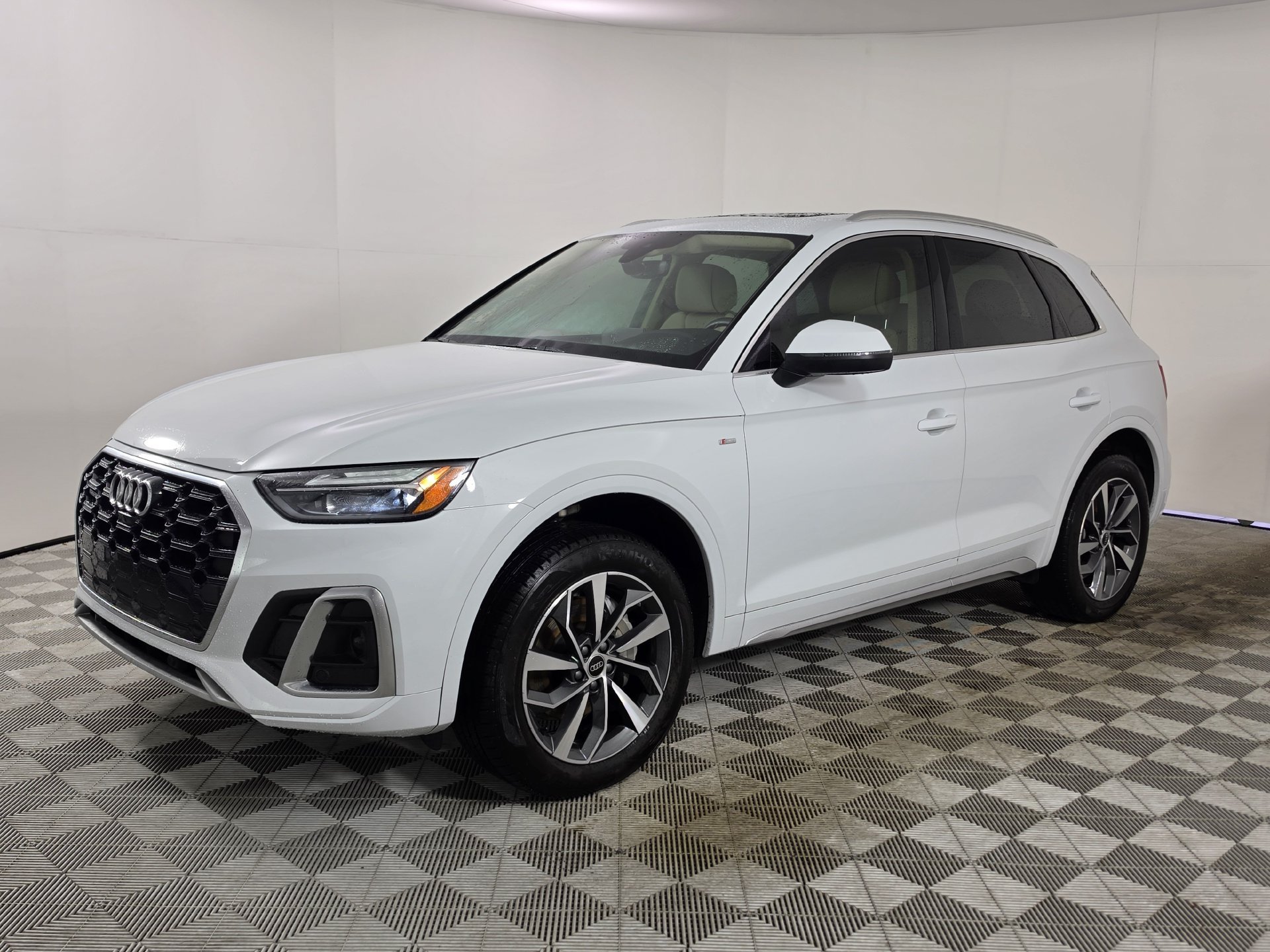 Certified 2023 Audi Q5 2.0T Premium Plus w/ Premium Plus Package AWD/4WD image 39