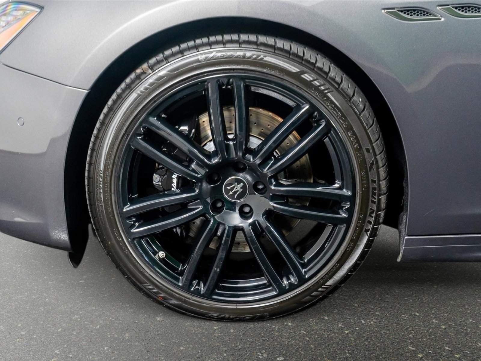 Used 2023 Maserati Ghibli Modena Q4 AWD/4WD image 17