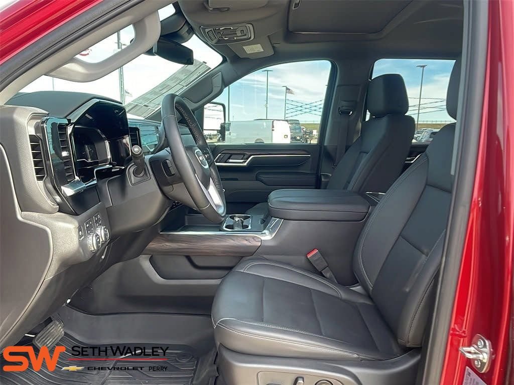 New 2025 GMC Sierra 2500 SLT w/ SLT Premium Package AWD/4WD image 17