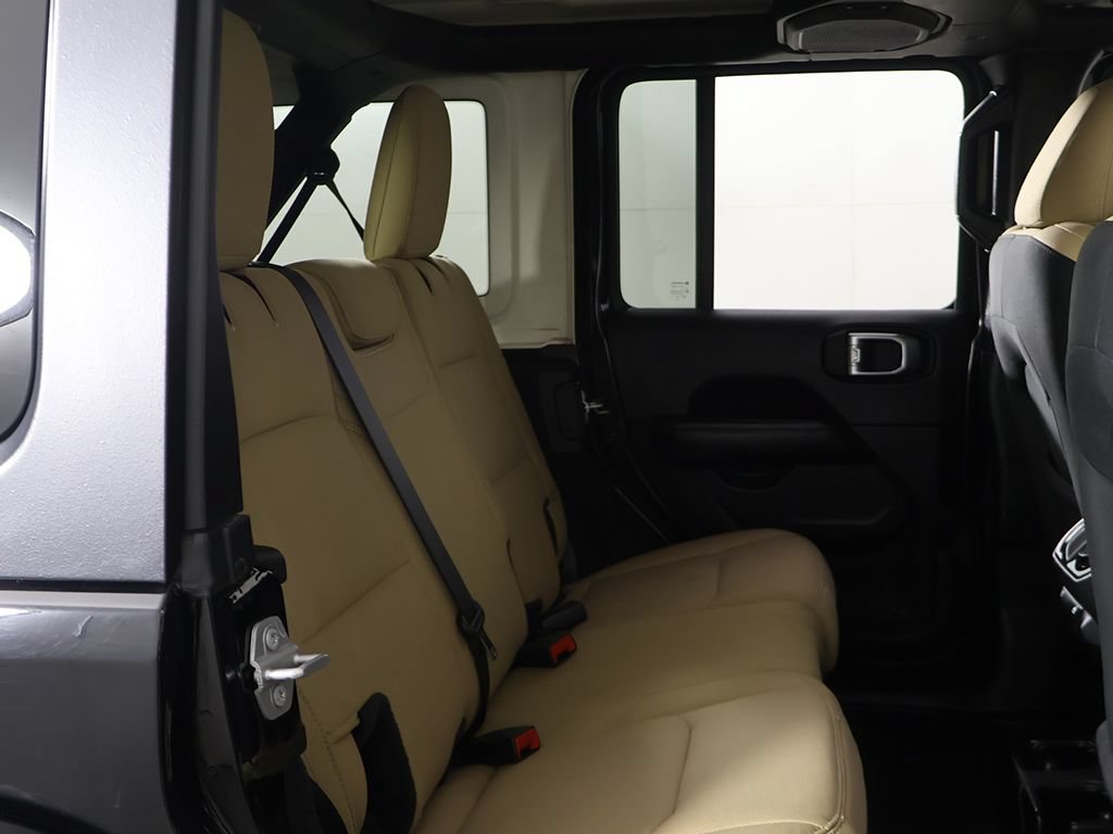 Used 2021 Jeep Wrangler Unlimited Sahara AWD/4WD image 28