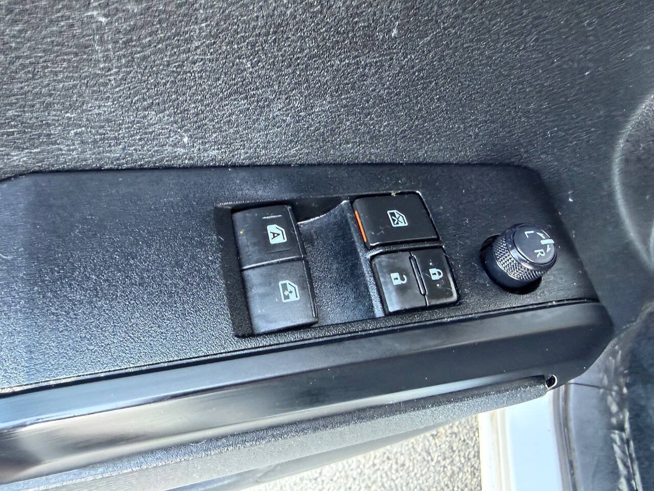 Used 2020 Toyota Tacoma SR RWD image 17