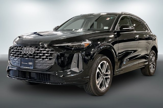 Certified 2025 Audi Q5 Premium Plus w/ Premium Plus AWD/4WD image 2