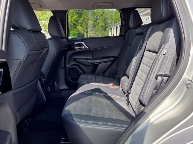 Used 2023 Mitsubishi Outlander SE FWD image 8