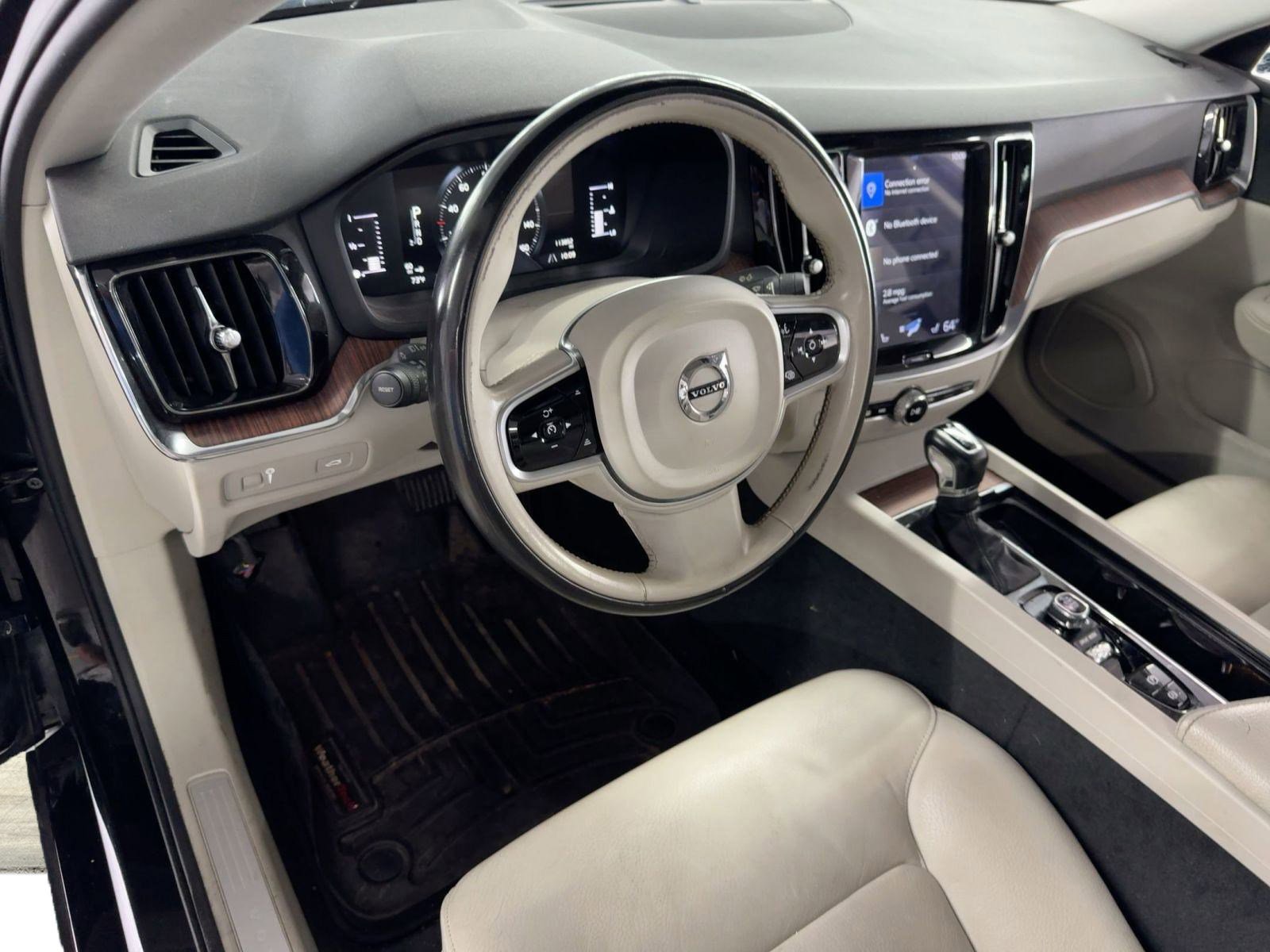 Used 2019 Volvo S60 T5 Momentum image 4