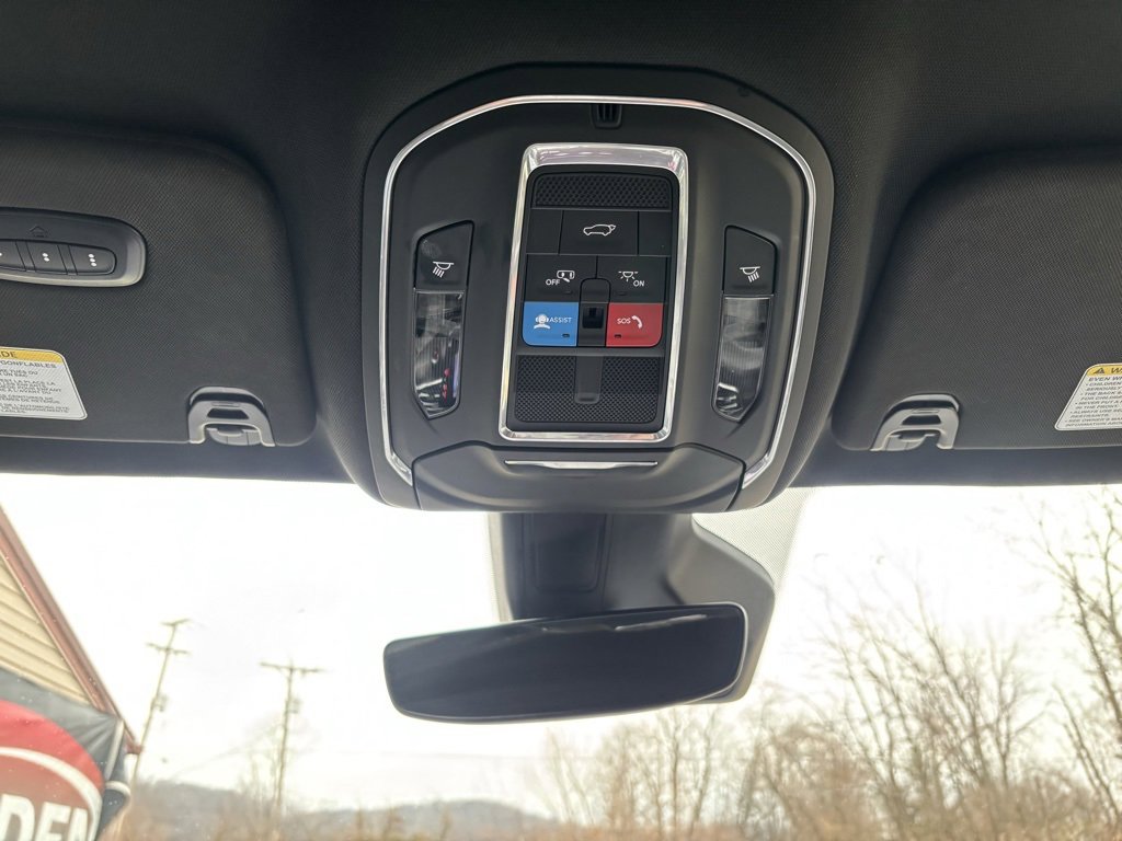 Used 2024 Jeep Wagoneer L Series II w/ Flexible Seating Group image 15