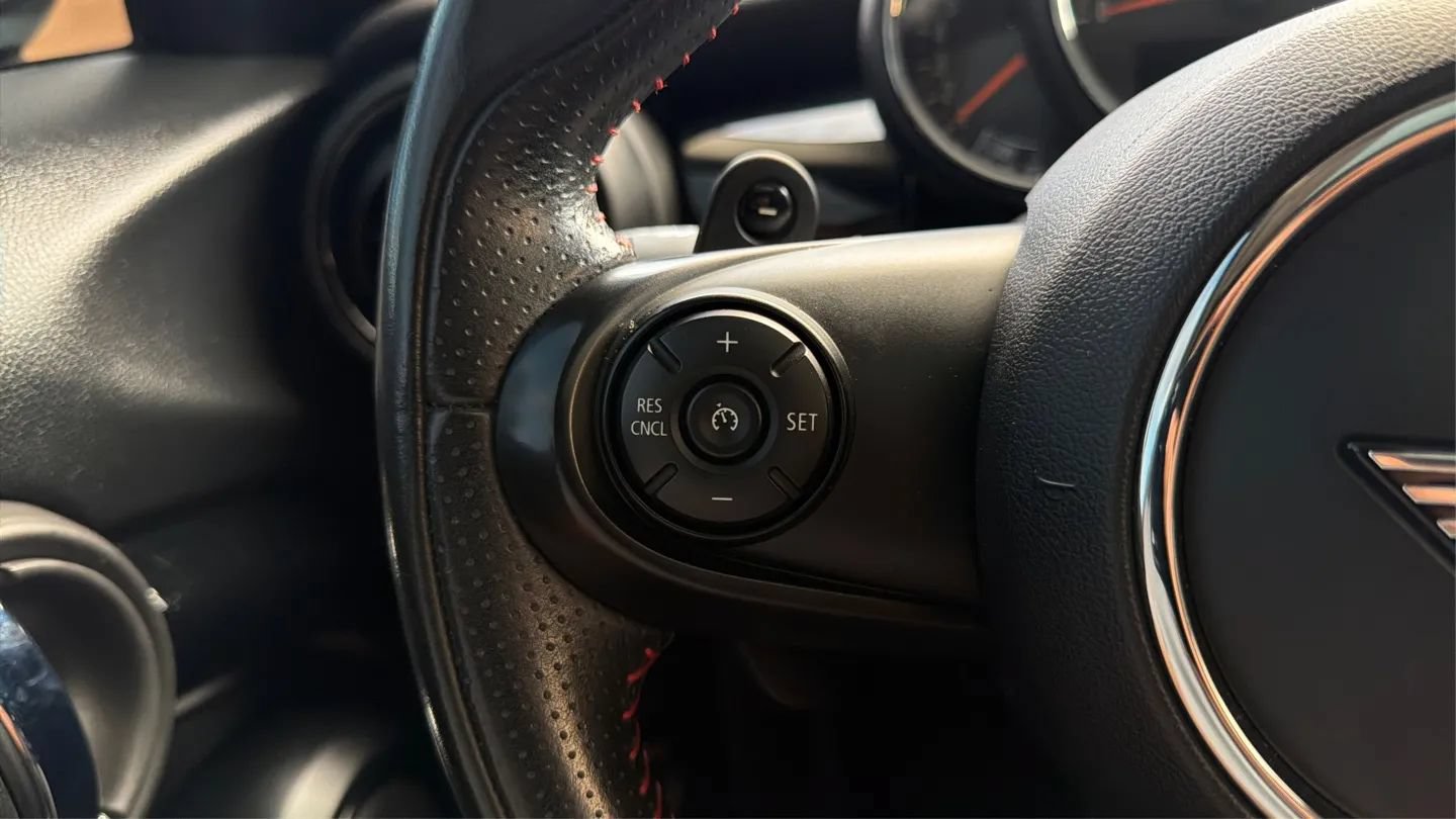 Used 2021 MINI Cooper S w/ Premium Package FWD image 29