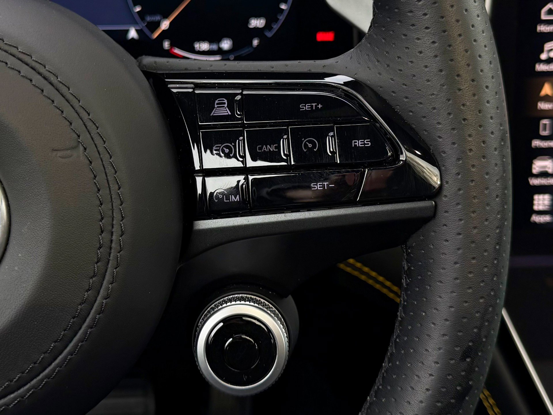 Used 2024 Maserati Grecale Trofeo image 35