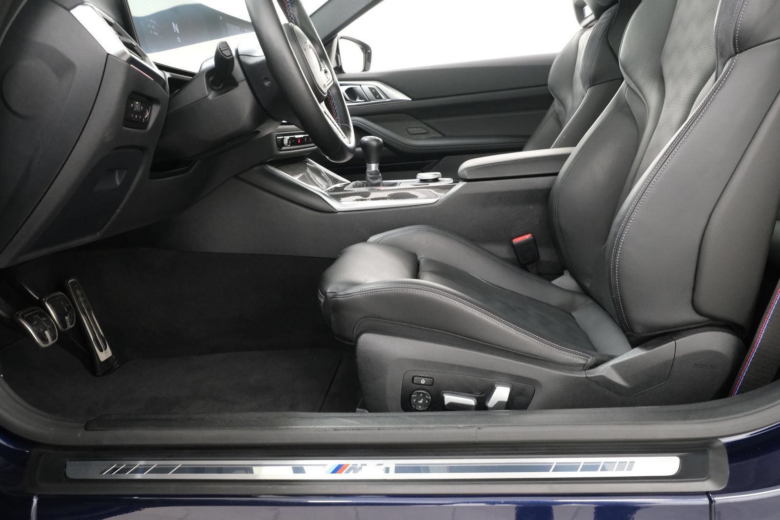 Used 2024 BMW M4 Coupe w/ Executive Package RWD image 34