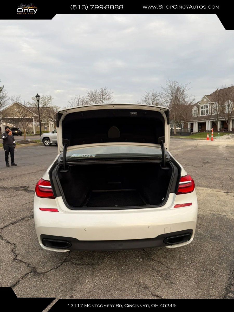 Used 2017 BMW 750i xDrive image 7