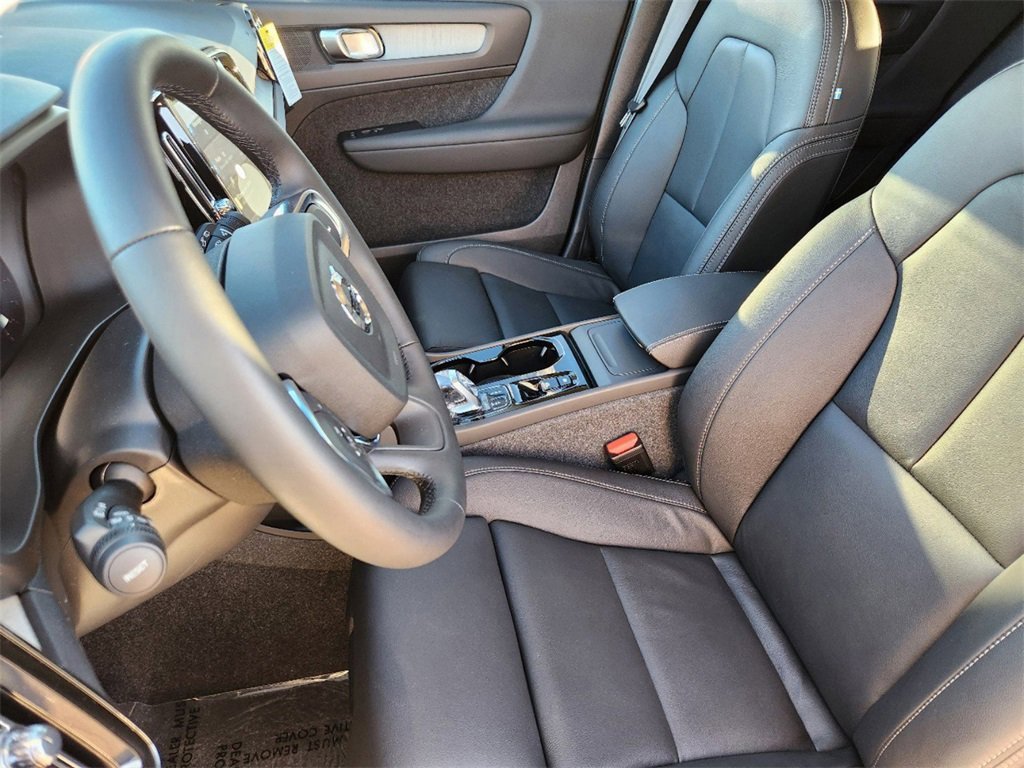 New 2025 Volvo XC40 B5 Plus w/ Protection Package Premier image 6