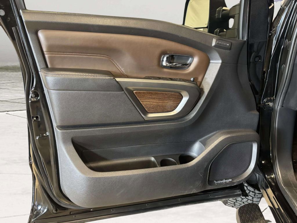 Used 2017 Nissan Titan Platinum Reserve AWD/4WD image 16