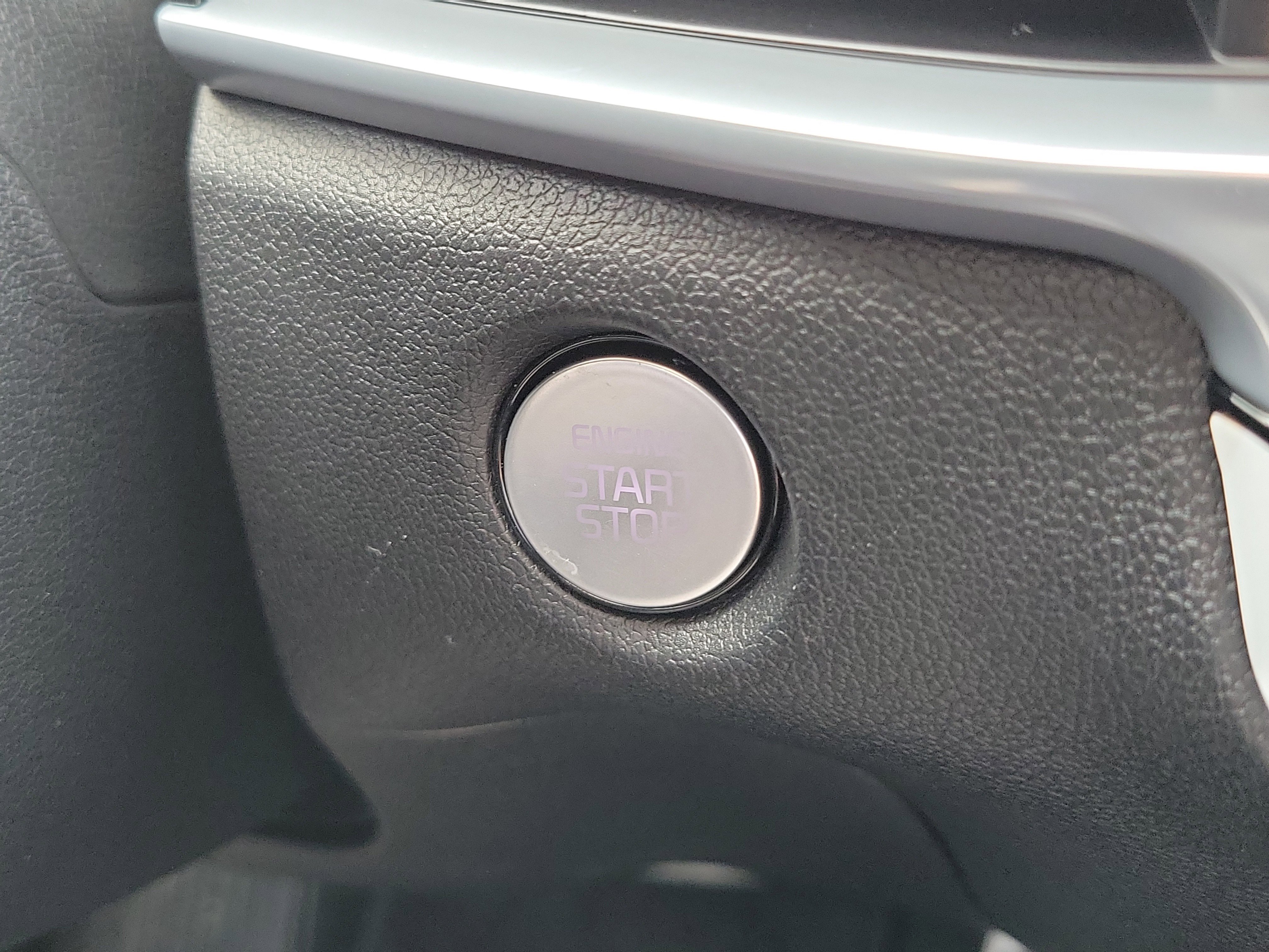 Used 2025 Kia Sorento SX image 32