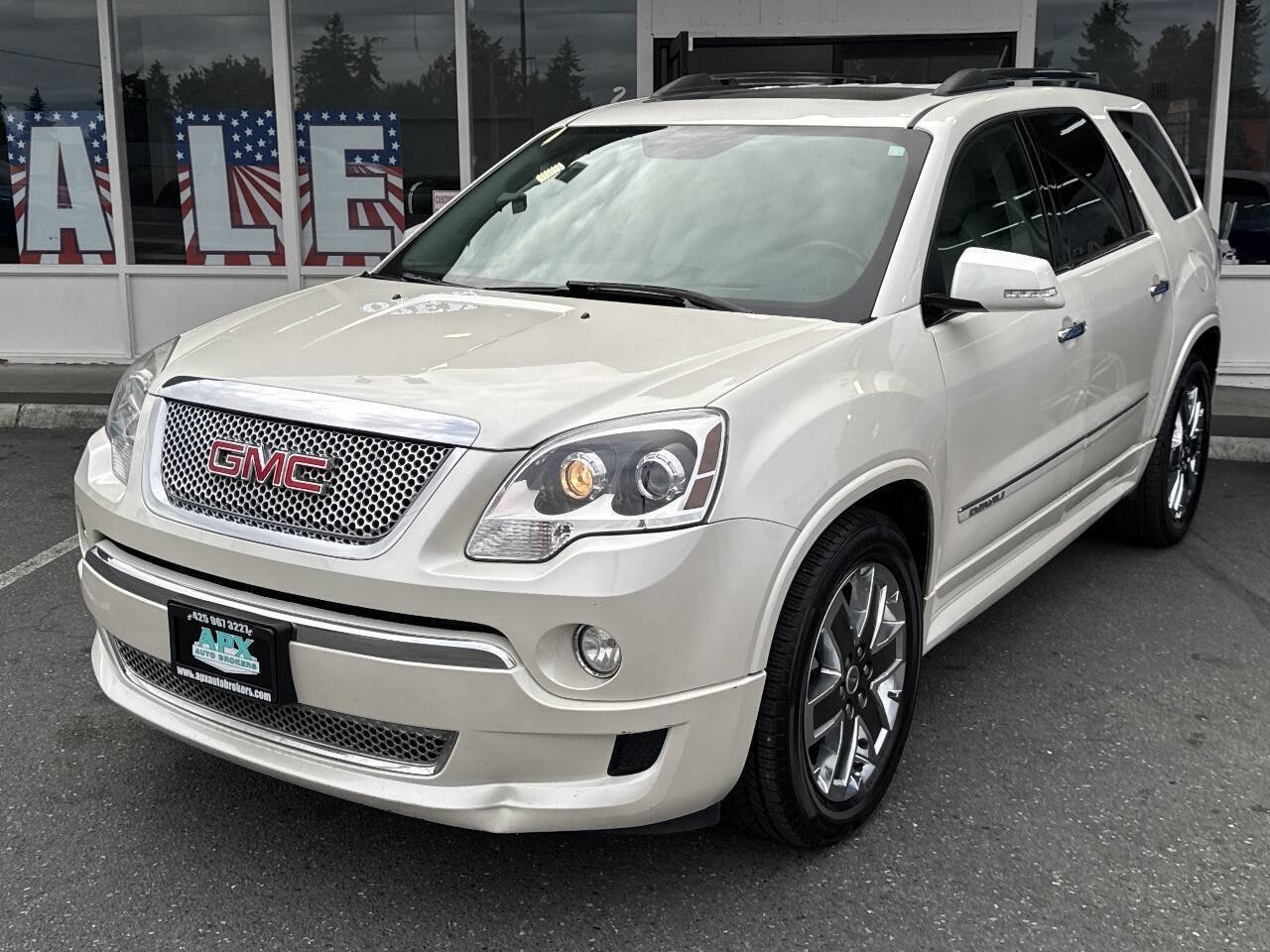 Used 2012 GMC Acadia Denali AWD/4WD image 1