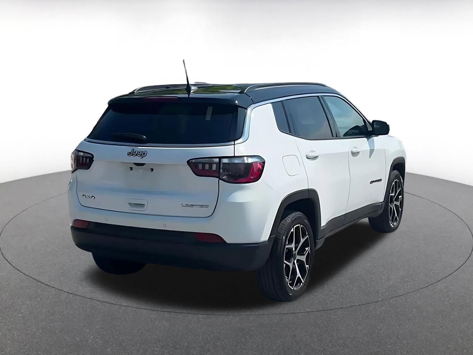 Used 2025 Jeep Compass Limited AWD/4WD image 14