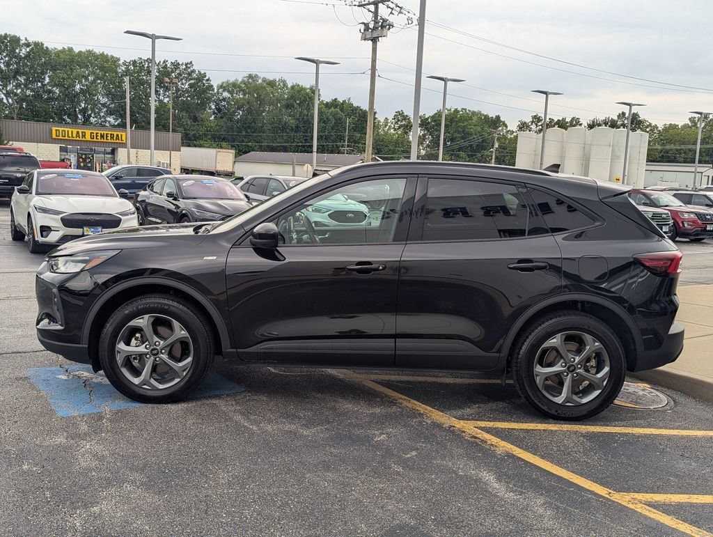 Used 2025 Ford Escape ST-Line Select AWD/4WD image 6