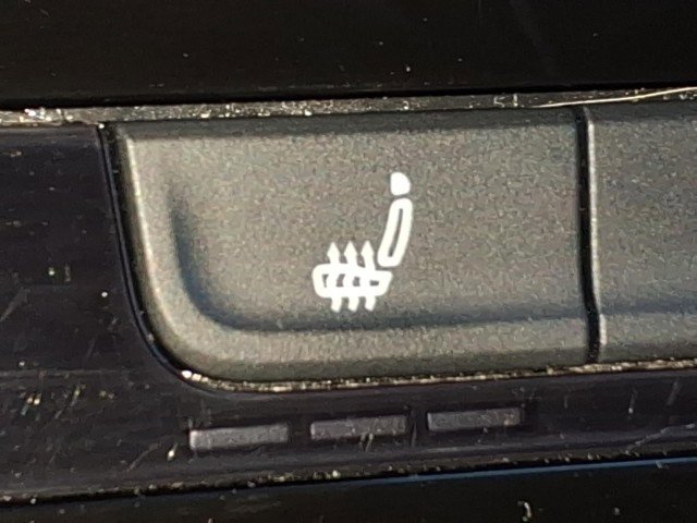 Certified 2023 Volkswagen Taos SEL image 18