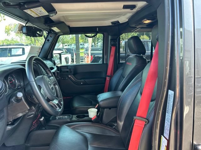 Used 2017 Jeep Wrangler Unlimited Rubicon AWD/4WD image 2