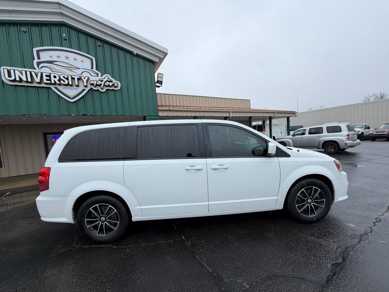 Used 2019 Dodge Grand Caravan SXT w/ Driver Convenience Group FWD image 2