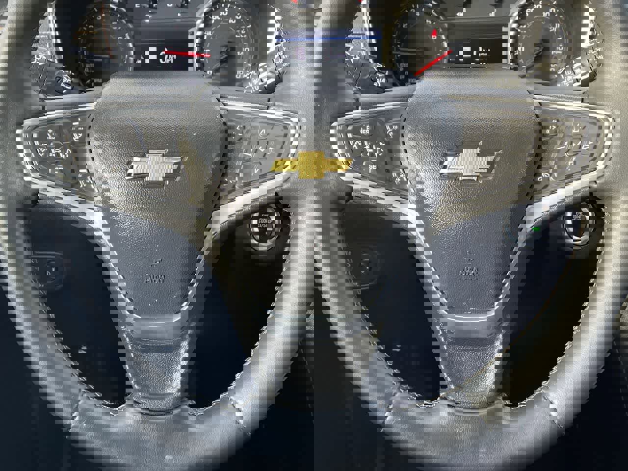 Used 2023 Chevrolet Equinox Premier image 10