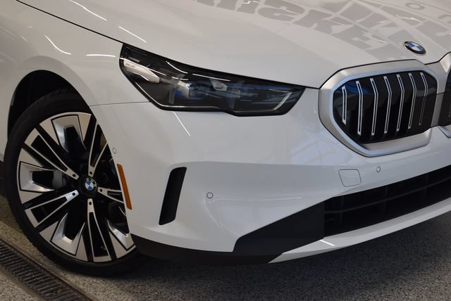 New 2027 BMW 530i xDrive w/ Premium Package AWD/4WD image 31