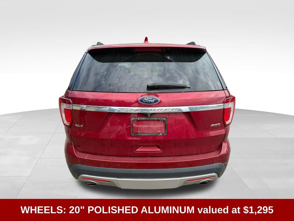 Used 2017 Ford Explorer XLT w/ Equipment Group 202A AWD/4WD image 5